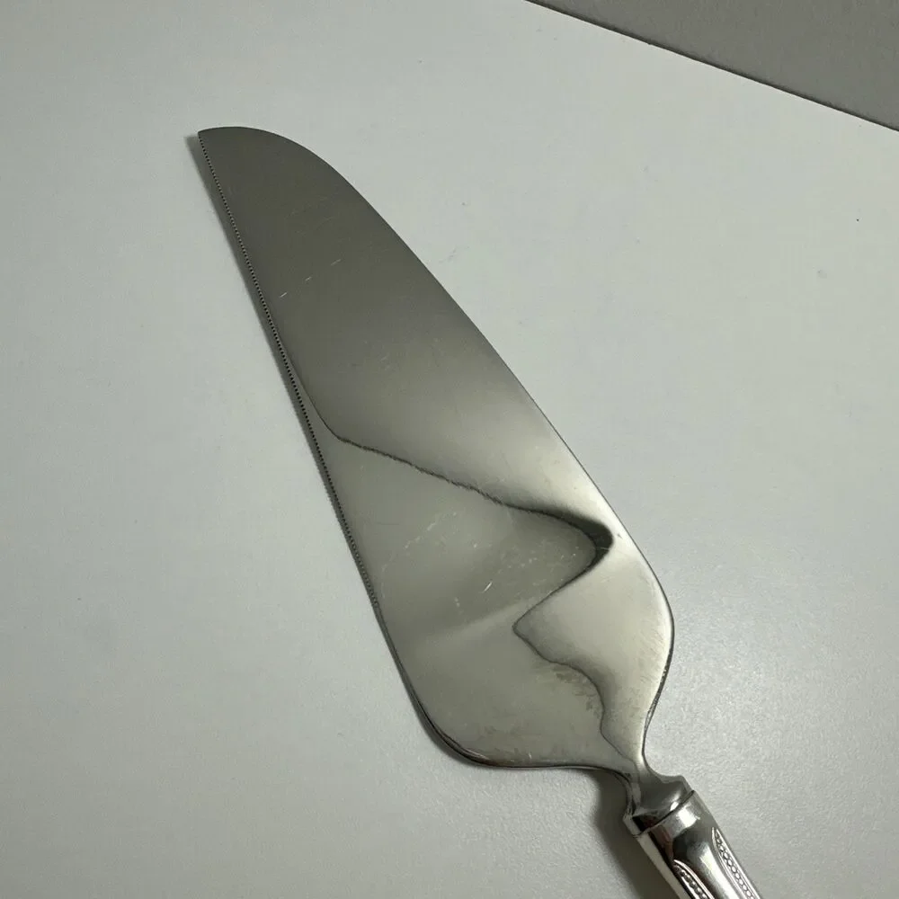 Reed & Barton Beaded English Gentry Silverplate Pie Cake Server 10-3/4